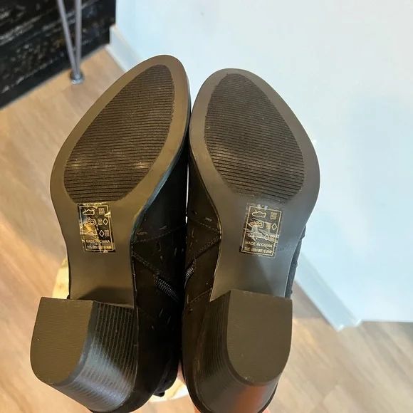 NWOT Qupid | Women’s Black Western Suede Booties 9 - Picture 11 of 12